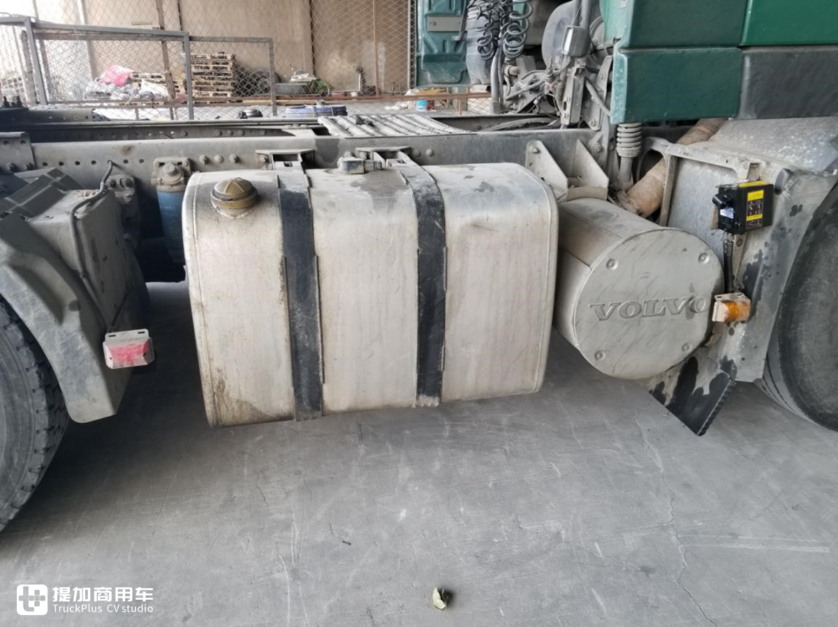 前后都是气囊悬架,还是手动挡,这款06年的沃尔沃卡车估计全国就剩2台了 - 第16张 - 提加商用车网 前后都是气囊悬架,还是手动挡,这款06年的沃尔沃卡车估计全国就剩2台了 - 第16张