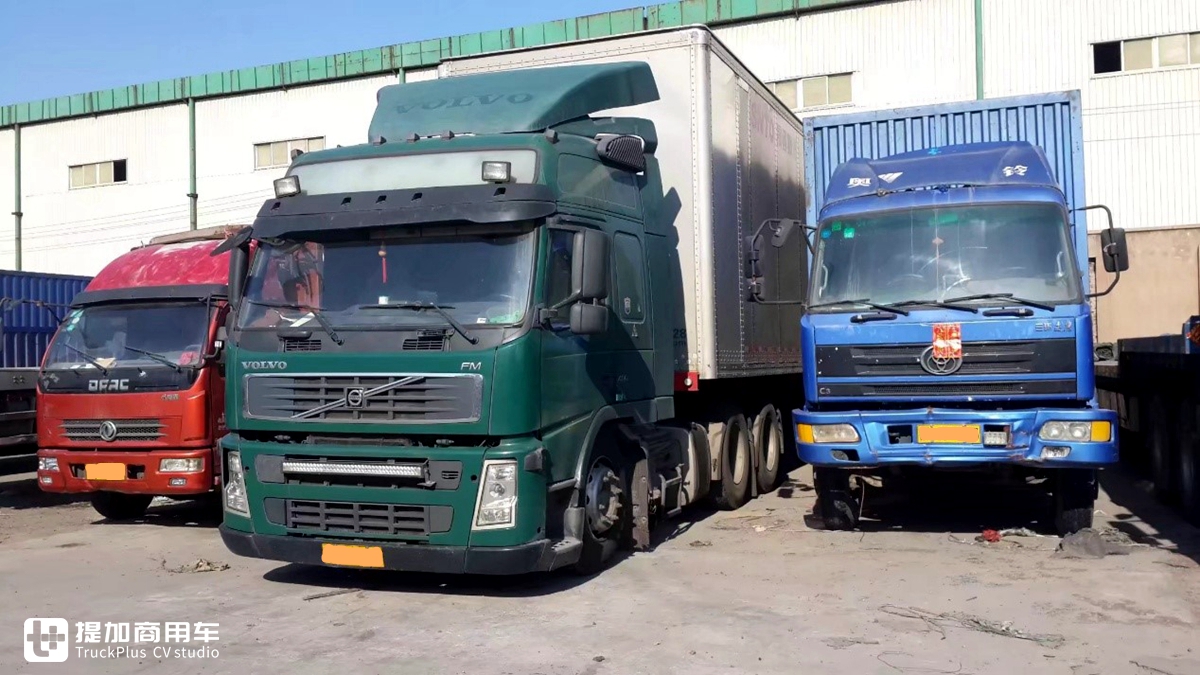 前后都是气囊悬架，还是手动挡，这款06年的沃尔沃卡车估计全国就剩2台了 - 第1张