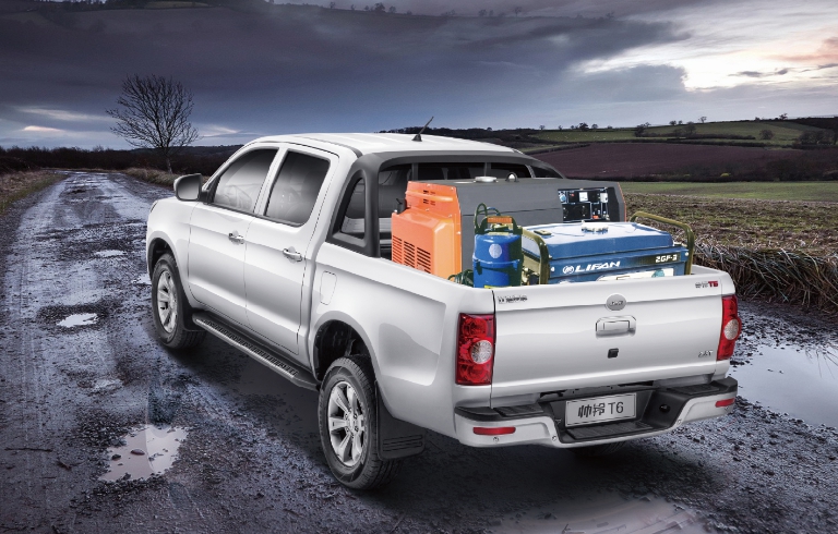 平去轮包 帅铃T6平底货箱皮卡创富更省心 - 第5张 - 提加商用车网 平去轮包 帅铃T6平底货箱皮卡创富更省心 - 第5张