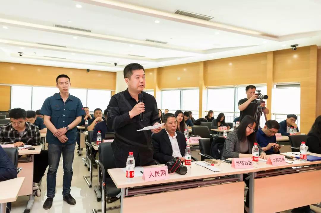 对外公布一系列改革成果,中国重汽举行媒体开放日主题活动 - 第2张 - 提加商用车网 对外公布一系列改革成果,中国重汽举行媒体开放日主题活动 - 第2张