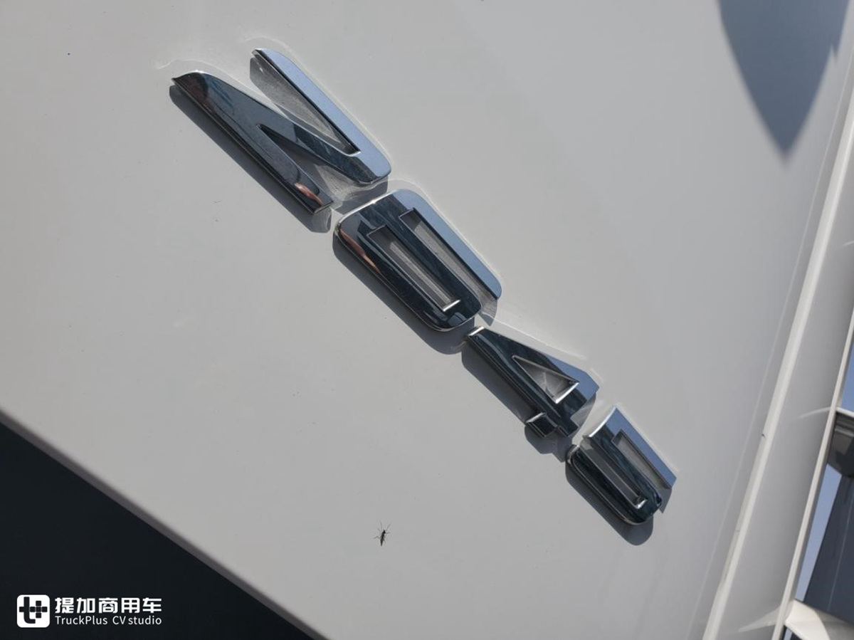青岛物流老板一下子买了12辆奔驰新Actros，什么配置？小编实拍给你看 - 第10张
