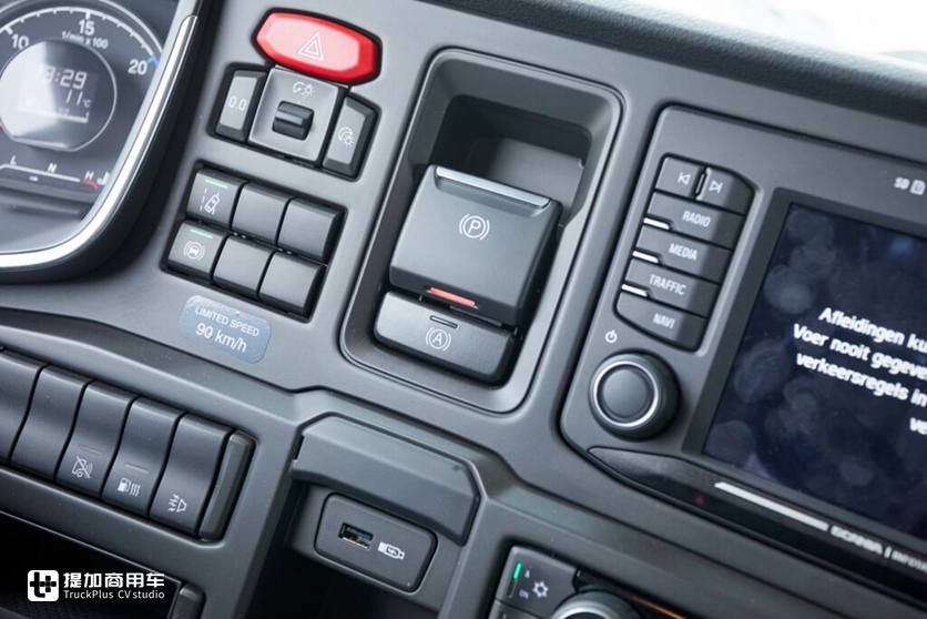 国产中卡载货车差在哪里?这篇关于斯堪尼亚P280载货车的评测告诉您 - 第17张 - 提加商用车网 国产中卡载货车差在哪里?这篇关于斯堪尼亚P280载货车的评测告诉您 - 第17张