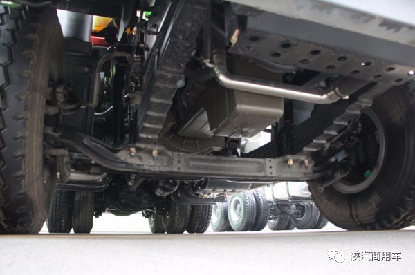 360度无死角驾驶 轩德X6 6x4渣土车详细图解 - 第15张 - 提加商用车网 360度无死角驾驶 轩德X6 6x4渣土车详细图解 - 第15张