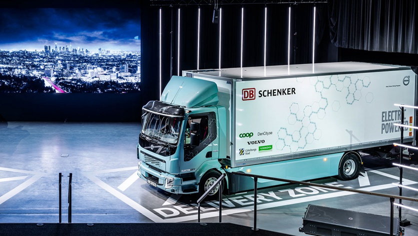 7米车身6米4货箱，全球首辆无人驾驶卡车上路，带您看看它的详细配置 - 第8张