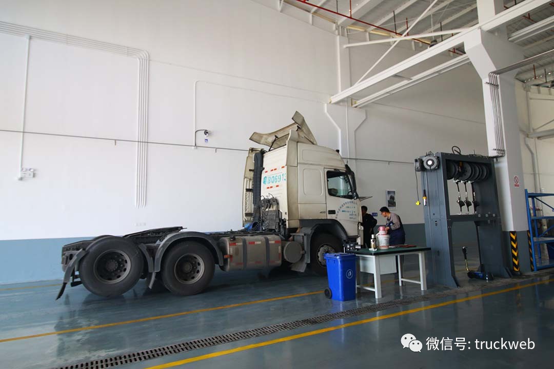 打造网点标杆,沃尔沃卡车青浦服务站开业 - 第3张 - 提加商用车网 打造网点标杆,沃尔沃卡车青浦服务站开业 - 第3张