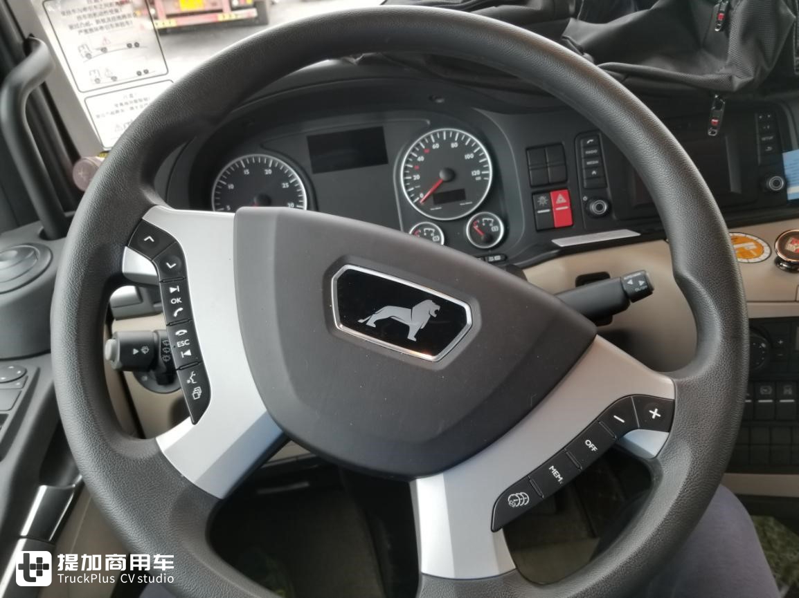 足球与卡车也能擦出火花？国内竟有一辆拜仁慕尼黑纪念版曼恩卡车 - 第8张