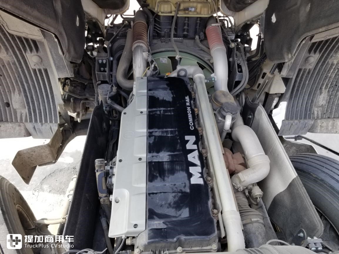 足球与卡车也能擦出火花？国内竟有一辆拜仁慕尼黑纪念版曼恩卡车 - 第12张