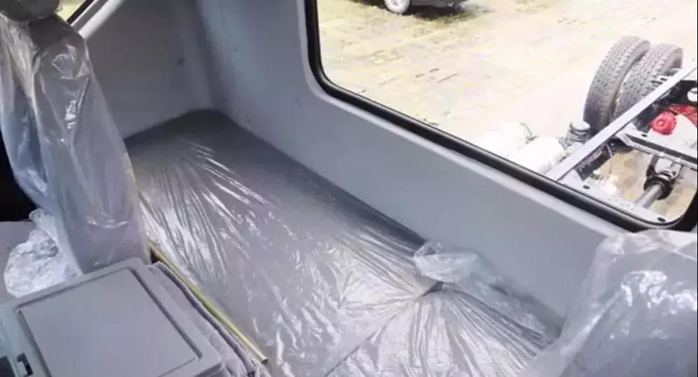 购车时选择大的驾驶室重要吗?看看东风轻卡怎么说 - 第2张 - 提加商用车网 购车时选择大的驾驶室重要吗?看看东风轻卡怎么说 - 第2张