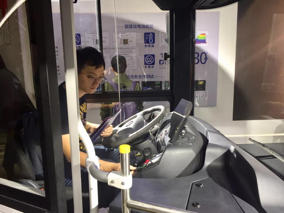 创新引领未来,银隆全新一代产品亮相道路运输展 - 第6张 - 提加商用车网 创新引领未来,银隆全新一代产品亮相道路运输展 - 第6张