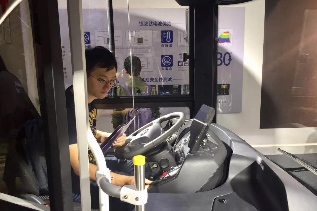 道路运输展进行时：银隆“高铁级”公交获创新产品奖 - 第7张