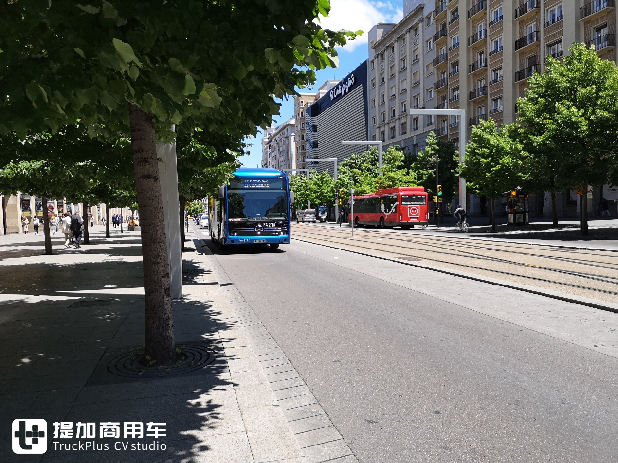 金龙全新电动公交P12登陆西班牙市场,小编带您上车体验 - 第10张 - 提加商用车网 金龙全新电动公交P12登陆西班牙市场,小编带您上车体验 - 第10张
