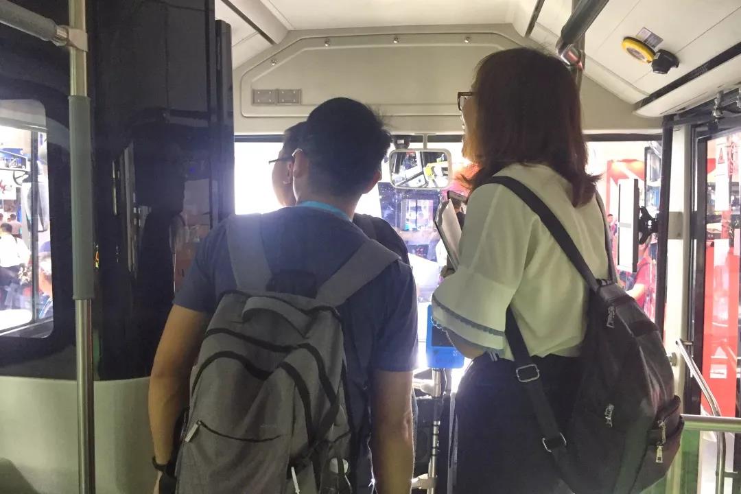 打卡银隆“高铁级”公交车，他们怎么说 - 第6张