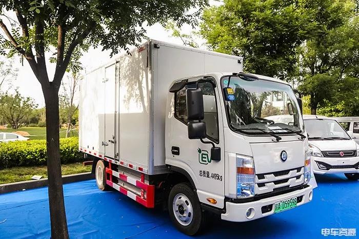 惊艳亮相好评如潮！恒天新楚风用实力引领绿色物流新时代 - 第3张