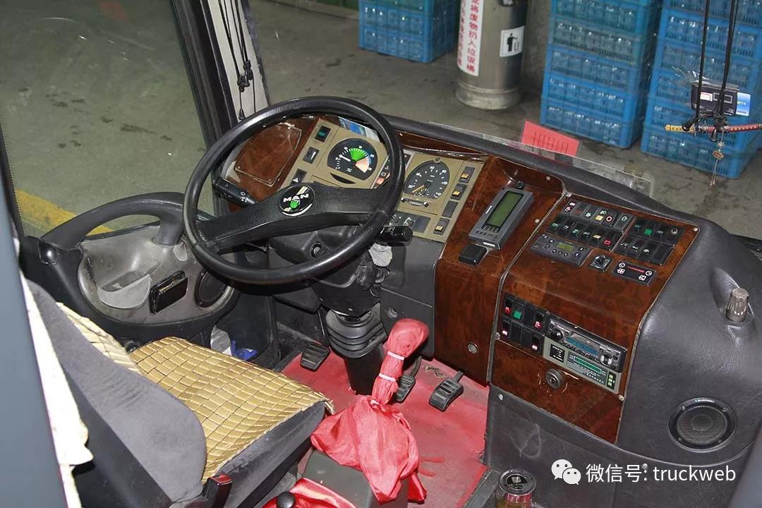 当年售价超150万 MAN底盘的天津伊利萨尔新世纪豪华客车 - 第9张 - 提加商用车网 当年售价超150万 MAN底盘的天津伊利萨尔新世纪豪华客车 - 第9张