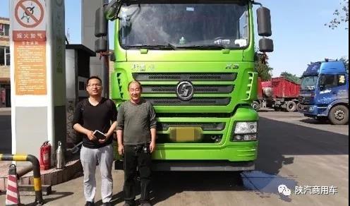 买车为什么选轩德X3 LNG牵引车？陕西这位司机告诉你答案 - 第1张