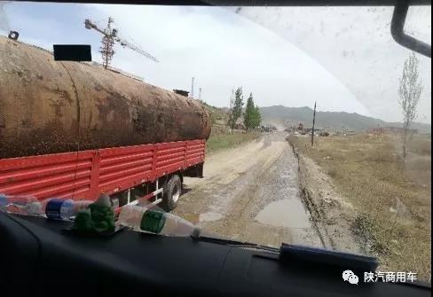 买车为什么选轩德X3 LNG牵引车？陕西这位司机告诉你答案 - 第2张