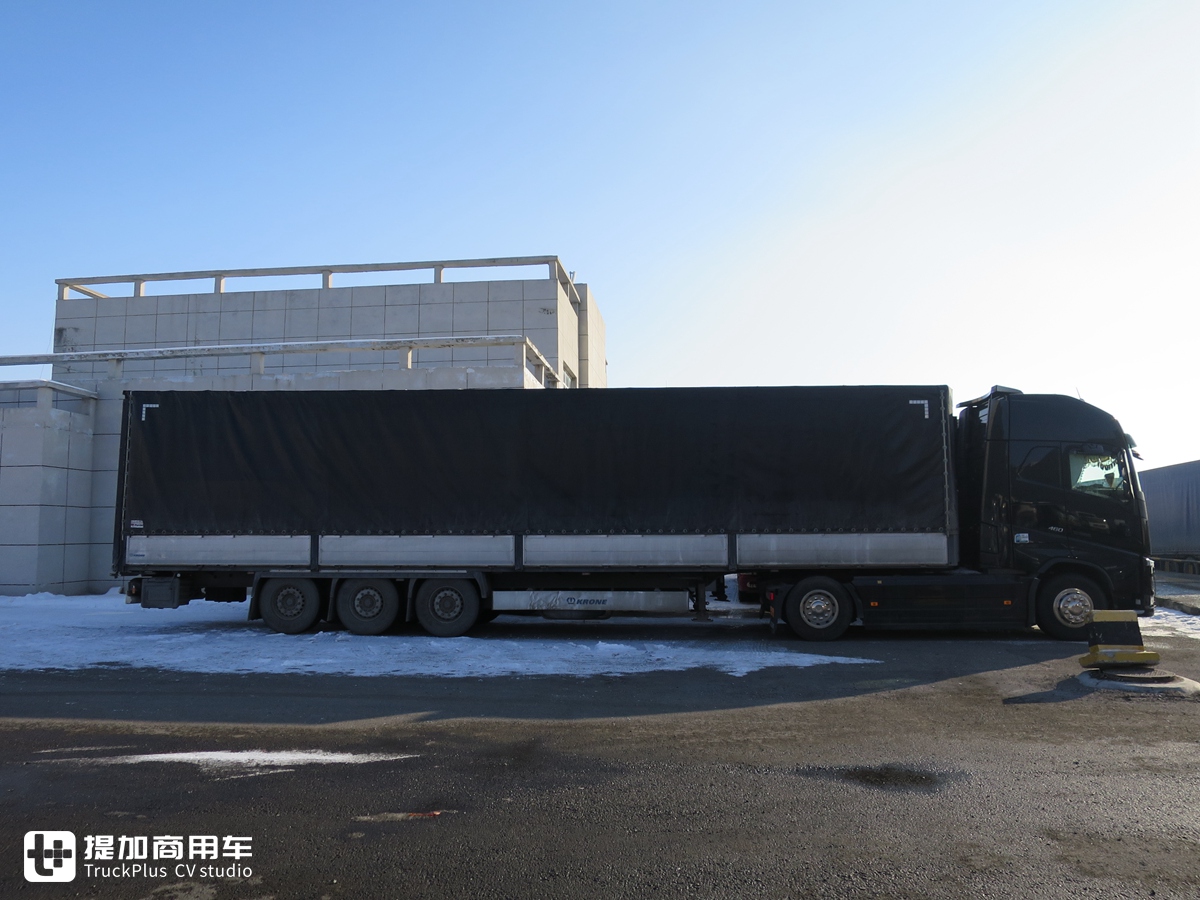 和一对热爱卡车的父子逛霍尔果斯口岸,再带您看看从俄罗斯来的那些欧洲卡车 - 第4张 - 提加商用车网 和一对热爱卡车的父子逛霍尔果斯口岸,再带您看看从俄罗斯来的那些欧洲卡车 - 第4张