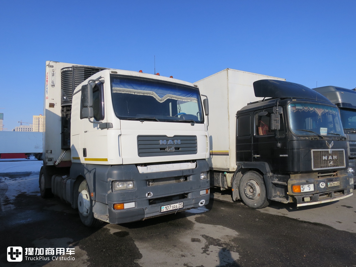 和一对热爱卡车的父子逛霍尔果斯口岸,再带您看看从俄罗斯来的那些欧洲卡车 - 第7张 - 提加商用车网 和一对热爱卡车的父子逛霍尔果斯口岸,再带您看看从俄罗斯来的那些欧洲卡车 - 第7张