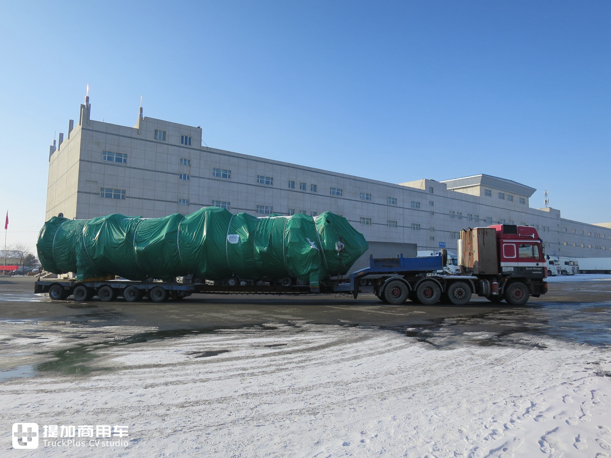 和一对热爱卡车的父子逛霍尔果斯口岸,再带您看看从俄罗斯来的那些欧洲卡车 - 第12张 - 提加商用车网 和一对热爱卡车的父子逛霍尔果斯口岸,再带您看看从俄罗斯来的那些欧洲卡车 - 第12张