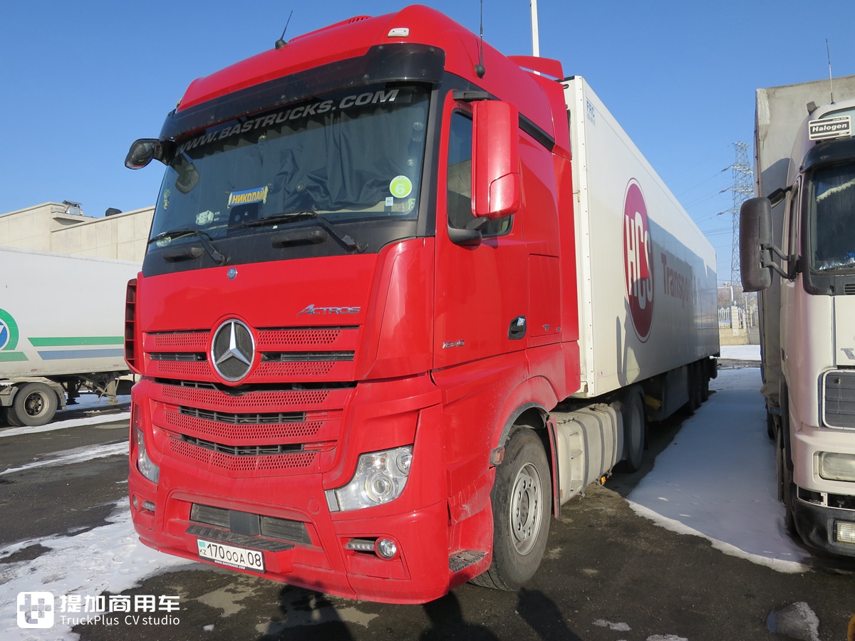 和一对热爱卡车的父子逛霍尔果斯口岸,再带您看看从俄罗斯来的那些欧洲卡车 - 第13张 - 提加商用车网 和一对热爱卡车的父子逛霍尔果斯口岸,再带您看看从俄罗斯来的那些欧洲卡车 - 第13张