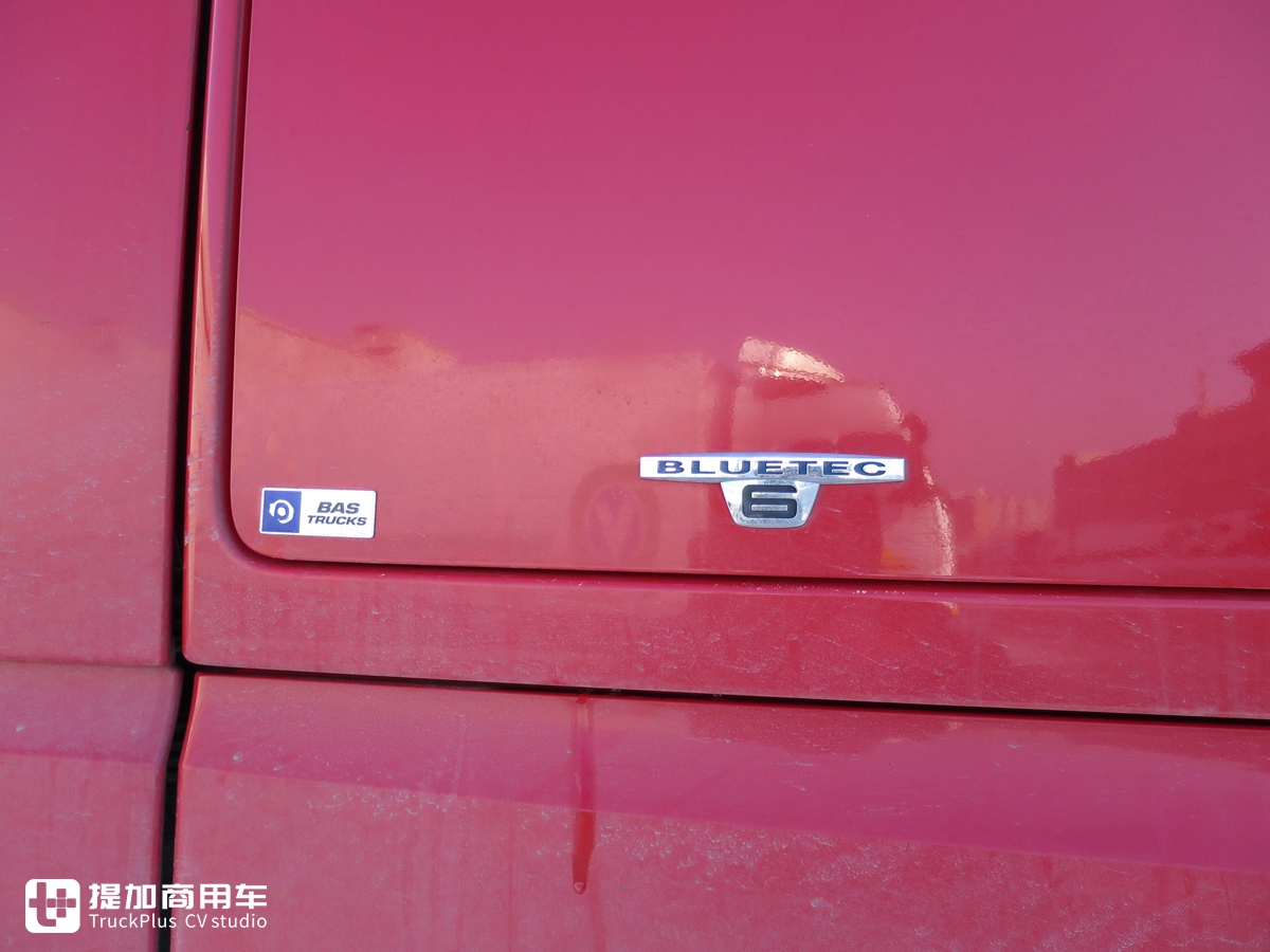 和一对热爱卡车的父子逛霍尔果斯口岸,再带您看看从俄罗斯来的那些欧洲卡车 - 第14张 - 提加商用车网 和一对热爱卡车的父子逛霍尔果斯口岸,再带您看看从俄罗斯来的那些欧洲卡车 - 第14张