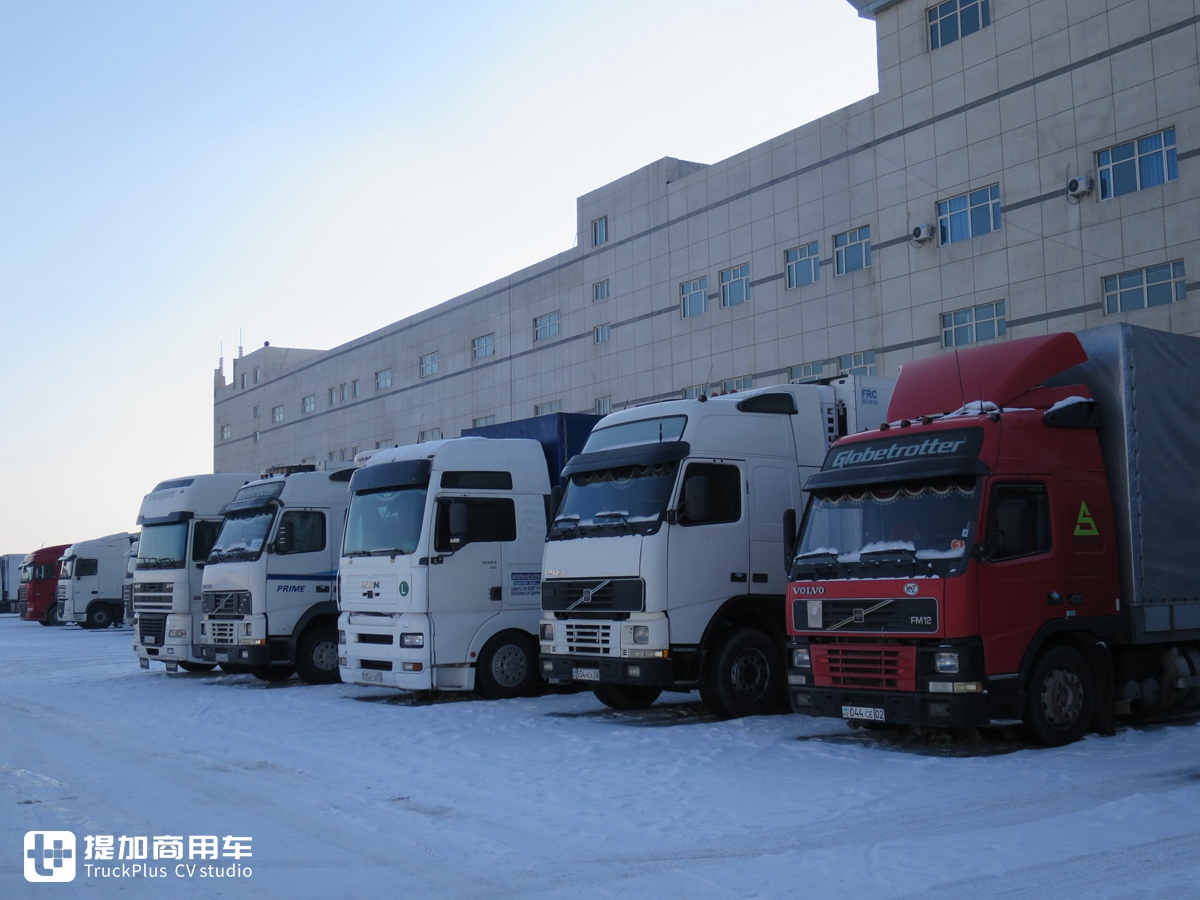 和一对热爱卡车的父子逛霍尔果斯口岸,再带您看看从俄罗斯来的那些欧洲卡车 - 第23张 - 提加商用车网 和一对热爱卡车的父子逛霍尔果斯口岸,再带您看看从俄罗斯来的那些欧洲卡车 - 第23张