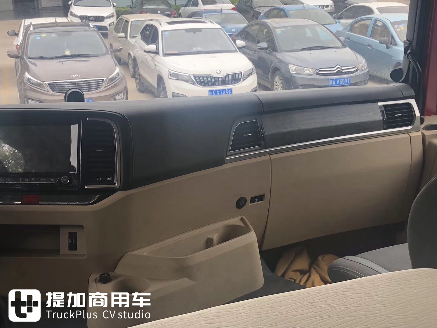 陕汽突然推出德龙X5000，这车怎么样？小编拿到了实拍照片，就带您一起来看看 - 第6张