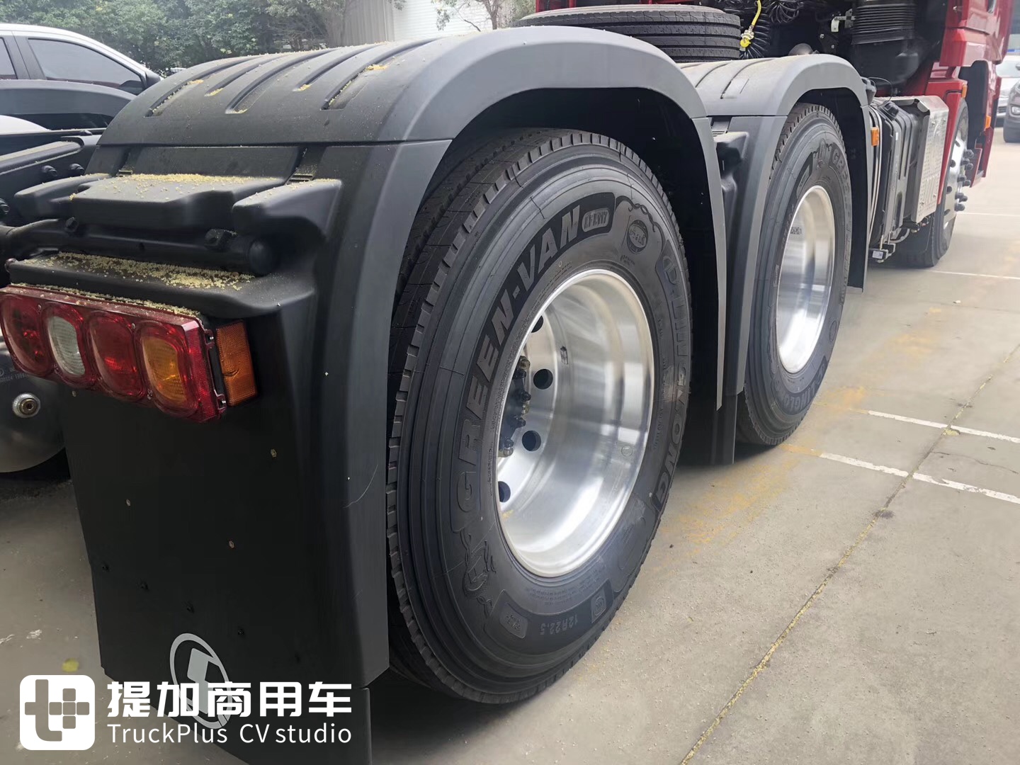 陕汽突然推出德龙X5000，这车怎么样？小编拿到了实拍照片，就带您一起来看看 - 第8张