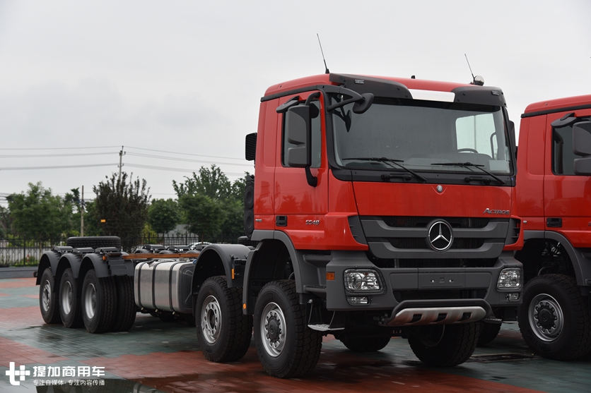实拍罕见的奔驰油田作业车,4米2轻卡到底是堵是疏?提加一周好文回顾 - 第1张 - 提加商用车网 实拍罕见的奔驰油田作业车,4米2轻卡到底是堵是疏?提加一周好文回顾 - 第1张