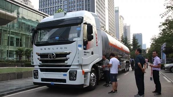 助攻行业高质量发展,上汽红岩车罐一体智能危化车洛阳上市 - 第8张 - 提加商用车网 助攻行业高质量发展,上汽红岩车罐一体智能危化车洛阳上市 - 第8张