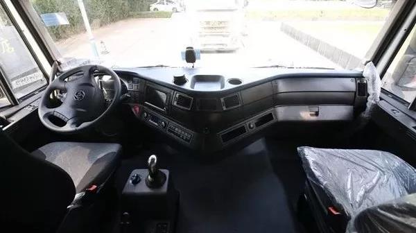 助攻行业高质量发展,上汽红岩车罐一体智能危化车洛阳上市 - 第9张 - 提加商用车网 助攻行业高质量发展,上汽红岩车罐一体智能危化车洛阳上市 - 第9张