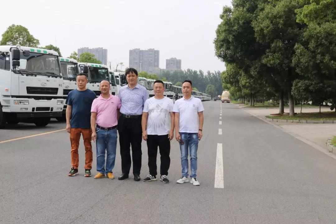 轻量化、空间大、豪华内饰,广东客户点赞华菱星马 - 第1张 - 提加商用车网 轻量化、空间大、豪华内饰,广东客户点赞华菱星马 - 第1张