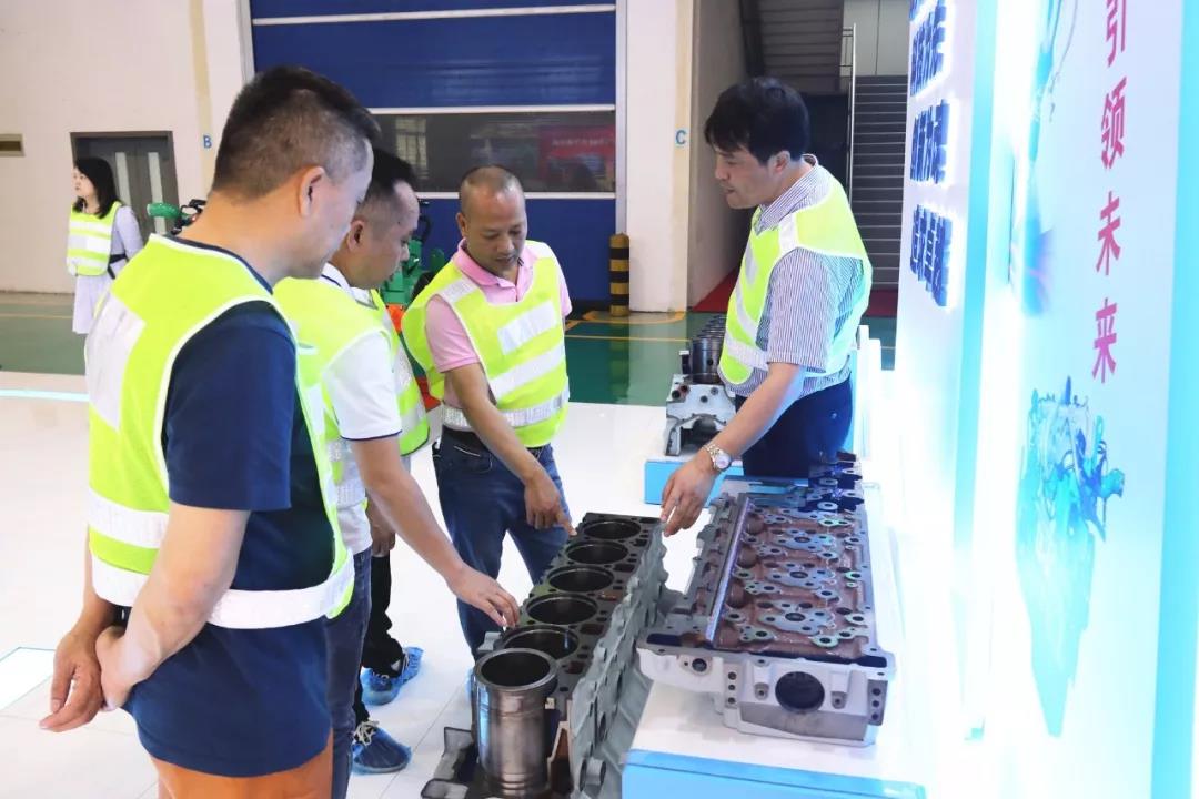 轻量化、空间大、豪华内饰,广东客户点赞华菱星马 - 第3张 - 提加商用车网 轻量化、空间大、豪华内饰,广东客户点赞华菱星马 - 第3张