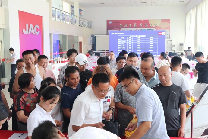 专走轻量化路线 ，江淮轿卡国六新品及康铃J系轻卡青州上市 - 第7张