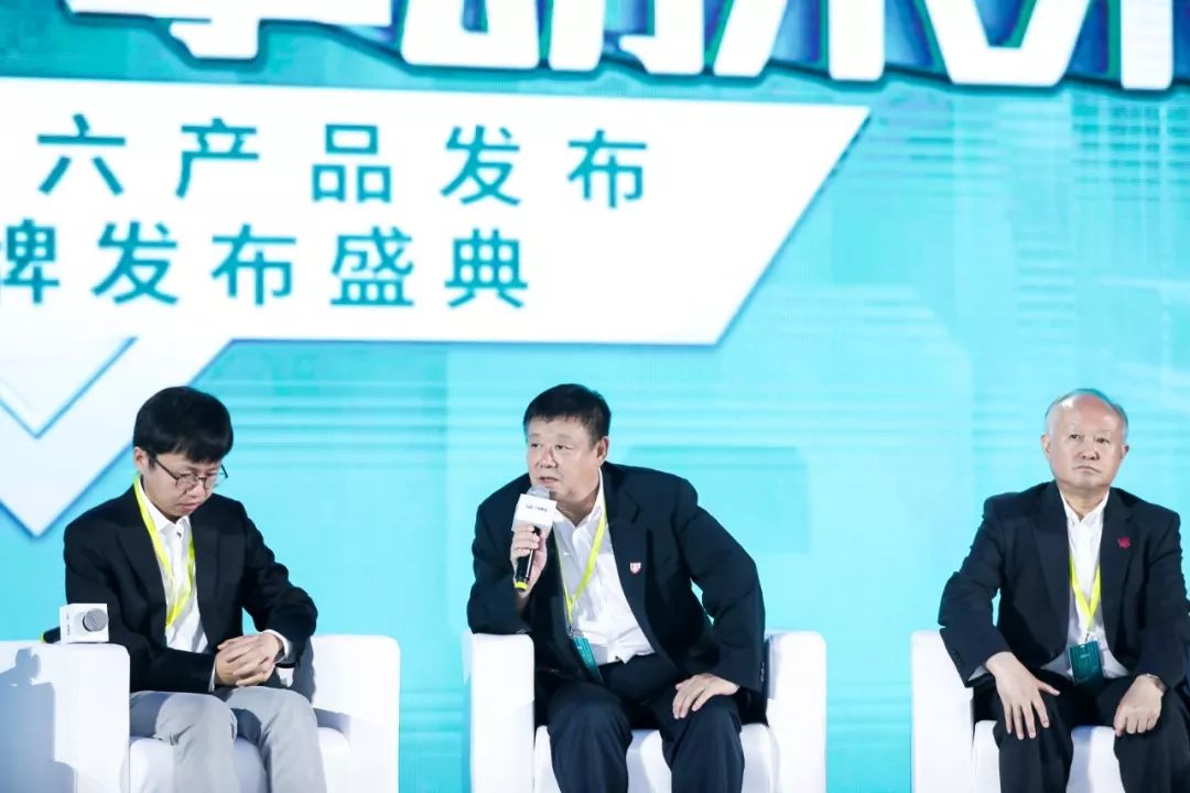 17款车型、6大核心价值体验,一汽解放发布国六产品和全新动力品牌 - 第17张 - 提加商用车网 17款车型、6大核心价值体验,一汽解放发布国六产品和全新动力品牌 - 第17张