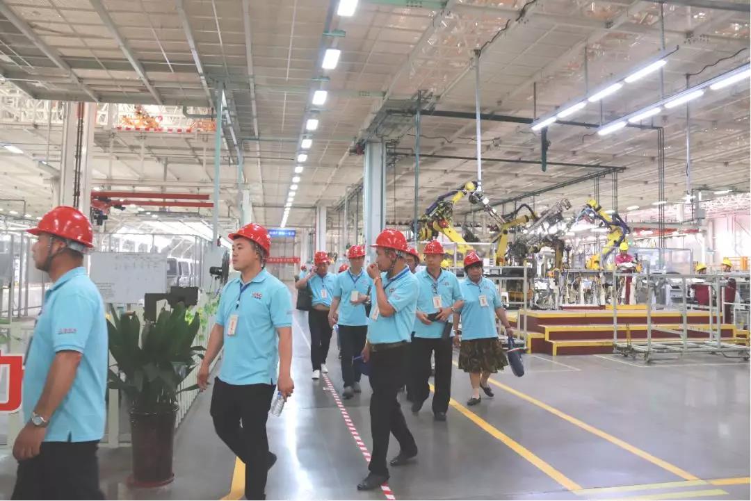 探寻江淮轻卡品质之源,江淮轻卡车主走进新港生产基地 - 第1张 - 提加商用车网 探寻江淮轻卡品质之源,江淮轻卡车主走进新港生产基地 - 第1张