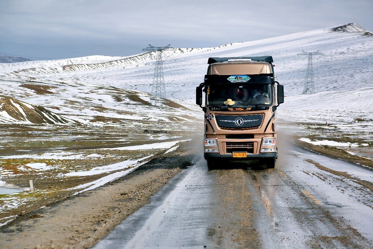 第三季重卡高原爬坡赛圆满收官,东风天龙KX29分23秒蝉联冠军 - 第4张 - 提加商用车网 第三季重卡高原爬坡赛圆满收官,东风天龙KX29分23秒蝉联冠军 - 第4张