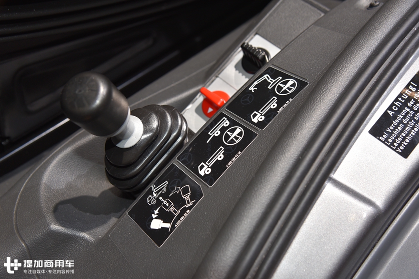 比重卡差距更大,实拍奔驰Atego告诉您欧洲中卡领先我们有多远 - 第8张 - 提加商用车网 比重卡差距更大,实拍奔驰Atego告诉您欧洲中卡领先我们有多远 - 第8张