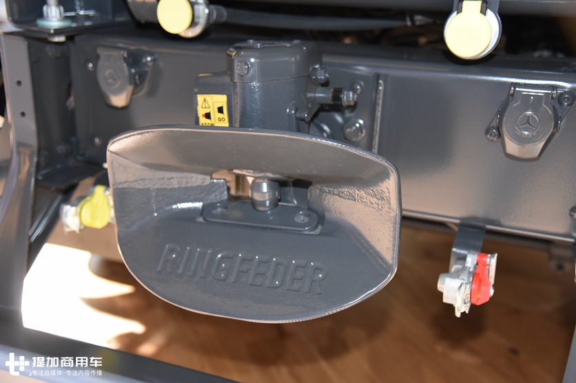 比重卡差距更大,实拍奔驰Atego告诉您欧洲中卡领先我们有多远 - 第10张 - 提加商用车网 比重卡差距更大,实拍奔驰Atego告诉您欧洲中卡领先我们有多远 - 第10张