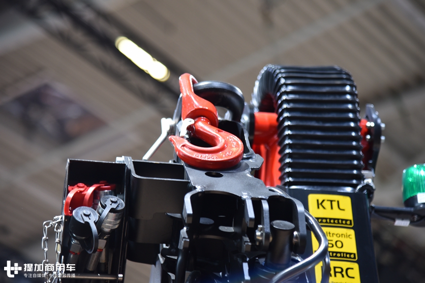 比重卡差距更大,实拍奔驰Atego告诉您欧洲中卡领先我们有多远 - 第11张 - 提加商用车网 比重卡差距更大,实拍奔驰Atego告诉您欧洲中卡领先我们有多远 - 第11张