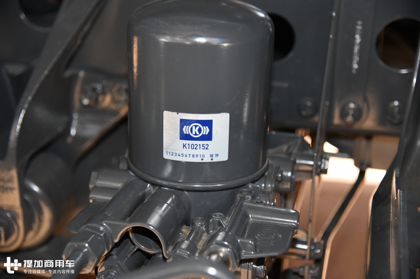 比重卡差距更大,实拍奔驰Atego告诉您欧洲中卡领先我们有多远 - 第12张 - 提加商用车网 比重卡差距更大,实拍奔驰Atego告诉您欧洲中卡领先我们有多远 - 第12张