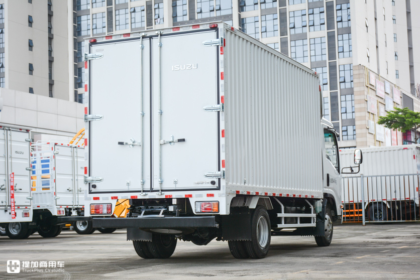 自重不超标上蓝牌无忧,铝合金货箱再减重430公斤,庆铃KV100轻卡实拍评测 - 第4张 - 提加商用车网 自重不超标上蓝牌无忧,铝合金货箱再减重430公斤,庆铃KV100轻卡实拍评测 - 第4张