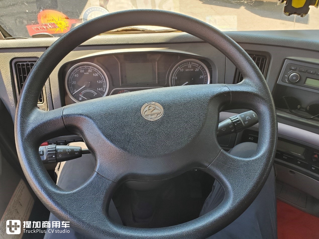 偶遇少见的柳汽乘龙H6牵引车,司机说他曾在新加坡开车一月挣三万 - 第10张 - 提加商用车网 偶遇少见的柳汽乘龙H6牵引车,司机说他曾在新加坡开车一月挣三万 - 第10张