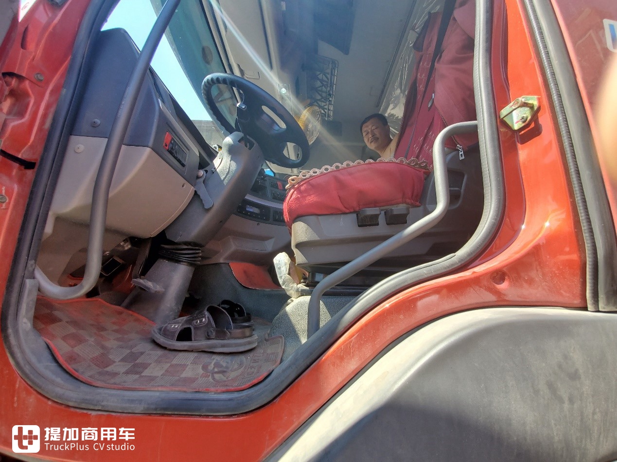 偶遇少见的柳汽乘龙H6牵引车,司机说他曾在新加坡开车一月挣三万 - 第8张 - 提加商用车网 偶遇少见的柳汽乘龙H6牵引车,司机说他曾在新加坡开车一月挣三万 - 第8张