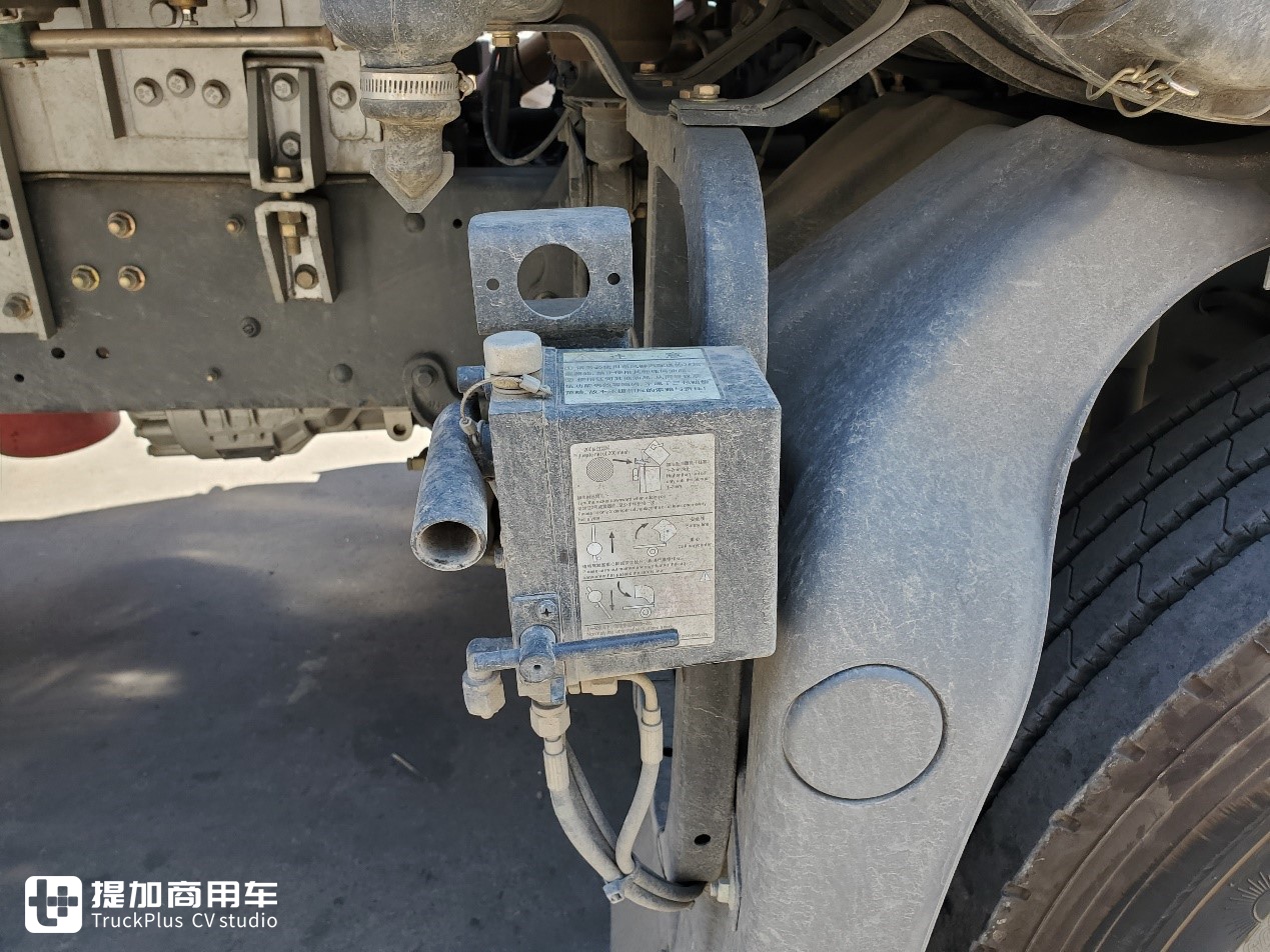 偶遇少见的柳汽乘龙H6牵引车,司机说他曾在新加坡开车一月挣三万 - 第9张 - 提加商用车网 偶遇少见的柳汽乘龙H6牵引车,司机说他曾在新加坡开车一月挣三万 - 第9张