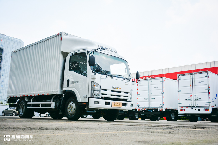 自重不超标上蓝牌无忧,铝合金货箱再减重430公斤,庆铃KV100轻卡实拍评测 - 第2张 - 提加商用车网 自重不超标上蓝牌无忧,铝合金货箱再减重430公斤,庆铃KV100轻卡实拍评测 - 第2张