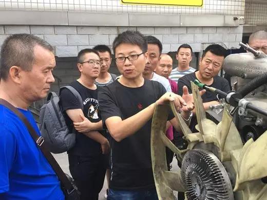 培训服务一个样?汕德卡办得这场有点不一样!发动机都搬来了现场 - 第3张 - 提加商用车网 培训服务一个样?汕德卡办得这场有点不一样!发动机都搬来了现场 - 第3张
