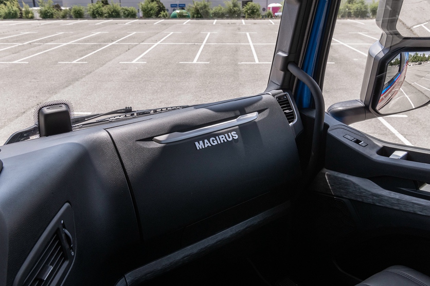 新外观更大驾驶室，还有两款概念车型，依维柯发布全新一代重卡S-way - 第6张