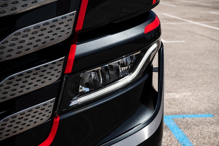 新外观更大驾驶室，还有两款概念车型，依维柯发布全新一代重卡S-way - 第24张