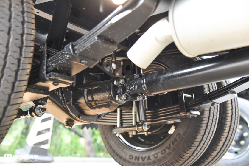 车身2.07米不惧限高杆、地库,还有轿车的舒适性,江淮轿卡X5国六车型实拍评测 - 第11张 - 提加商用车网 车身2.07米不惧限高杆、地库,还有轿车的舒适性,江淮轿卡X5国六车型实拍评测 - 第11张